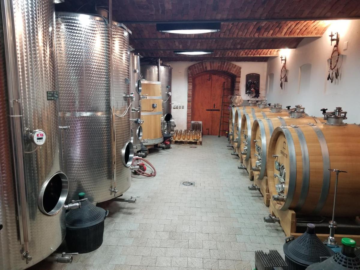 Wellness B&B Winery Sontacchi Kutjevo Exteriör bild