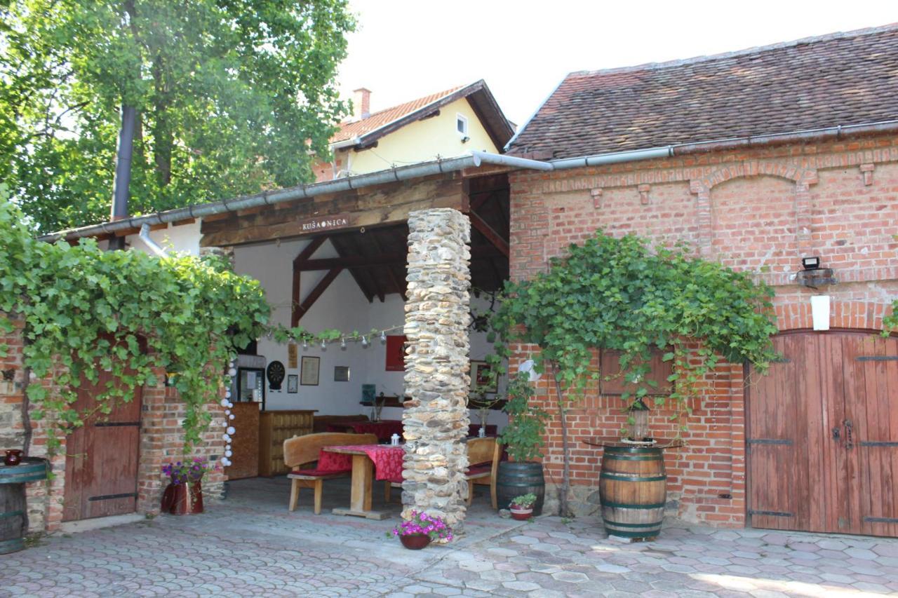 Wellness B&B Winery Sontacchi Kutjevo Exteriör bild